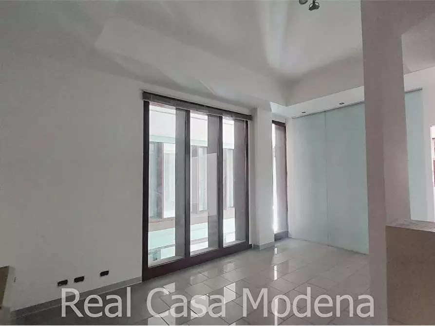 Immagine 11 di Ufficio in affitto  in Via Marianini a Modena