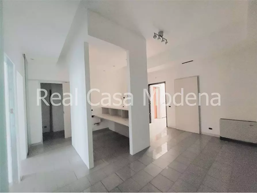 Immagine 14 di Ufficio in affitto  in Via Marianini a Modena