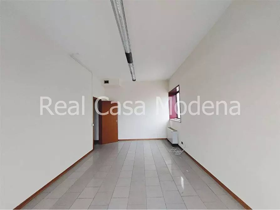 Immagine 9 di Ufficio in affitto  in VIa Marianini  a Modena