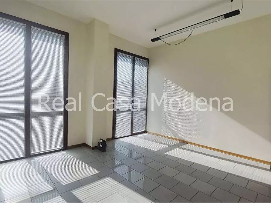Immagine 11 di Ufficio in affitto  in VIa Marianini  a Modena