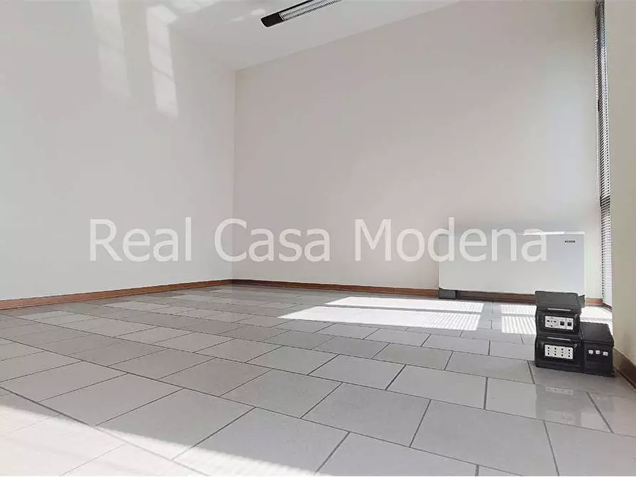 Immagine 15 di Ufficio in affitto  in VIa Marianini  a Modena