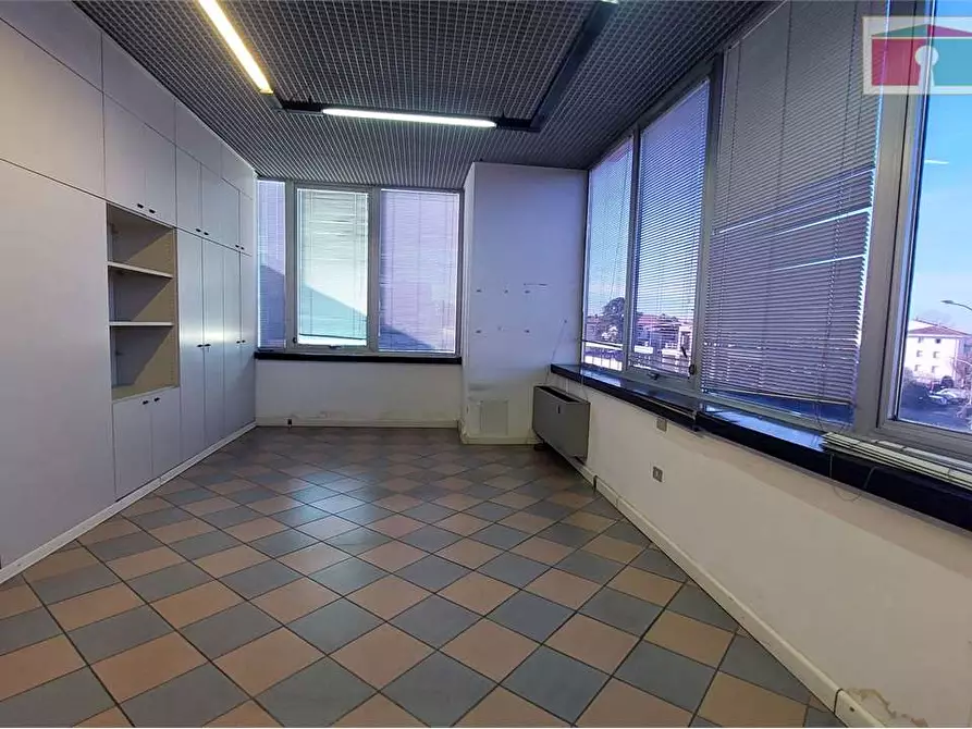 Immagine 9 di Ufficio in affitto  in Via Emilia Ovest  a Modena