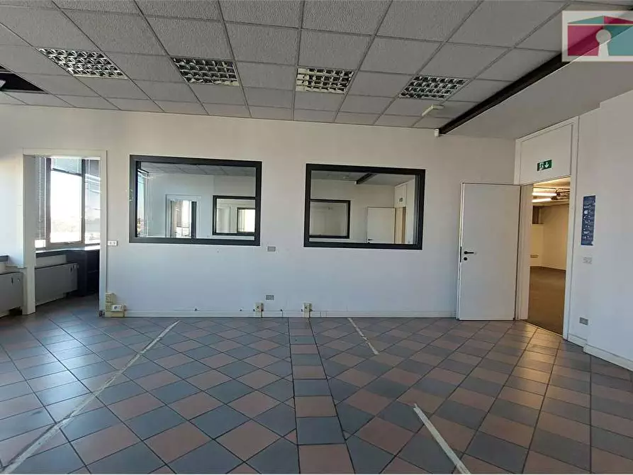 Immagine 16 di Ufficio in affitto  in Via Emilia Ovest  a Modena