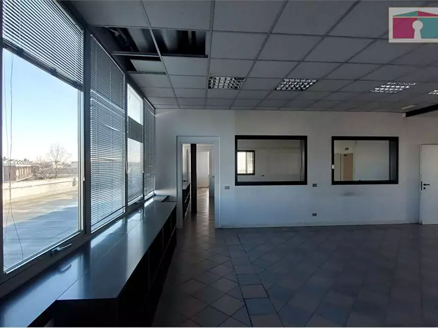 Immagine 17 di Ufficio in affitto  in Via Emilia Ovest  a Modena
