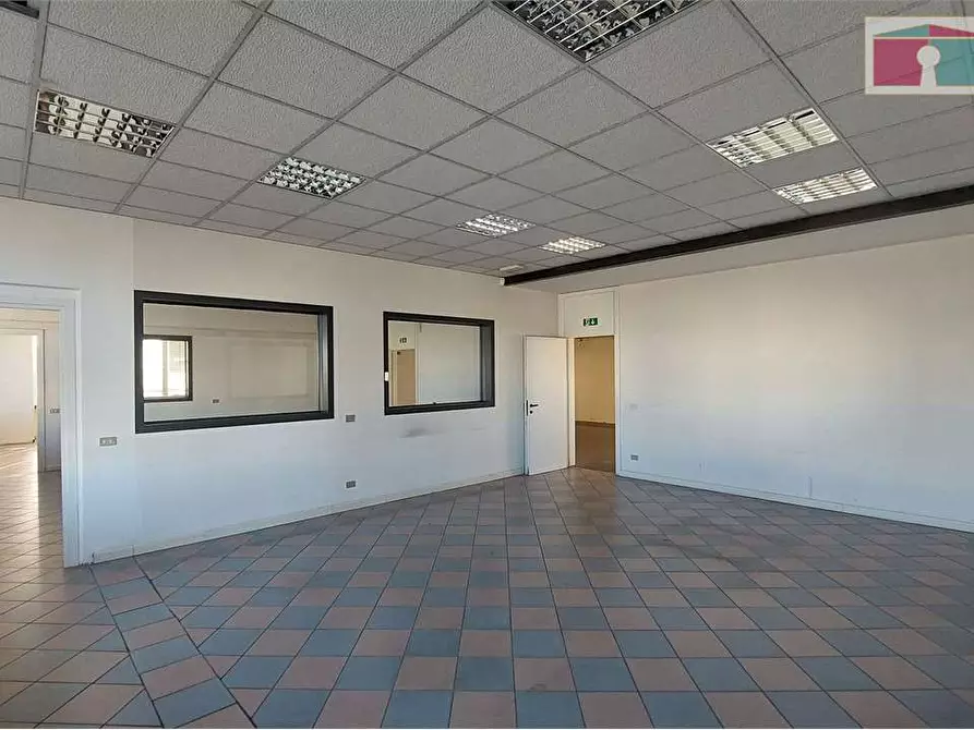 Immagine 18 di Ufficio in affitto  in Via Emilia Ovest  a Modena