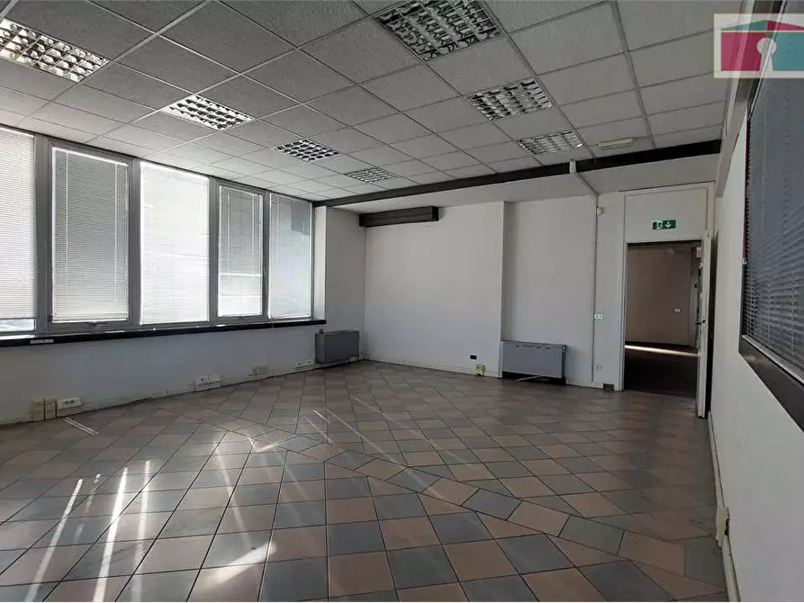 Immagine 20 di Ufficio in affitto  in Via Emilia Ovest  a Modena