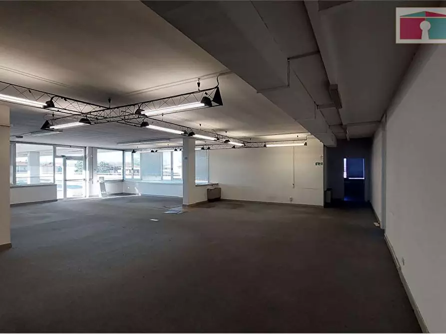 Immagine 1 di Ufficio in affitto  in Via Emilia Ovest  a Modena