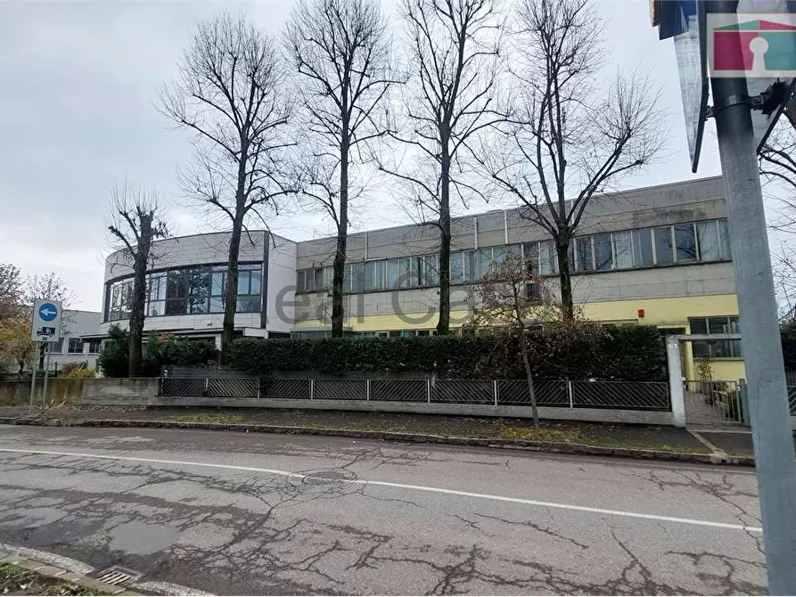 Immagine 19 di Laboratorio in vendita  in Via Bottego a Modena