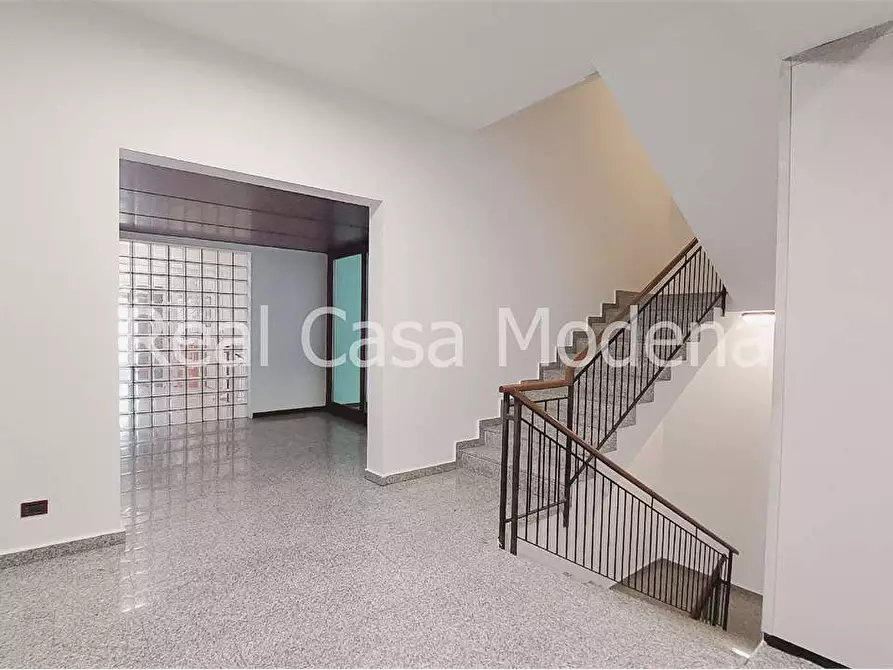 Immagine 10 di Ufficio in affitto  in Via Marianini a Modena