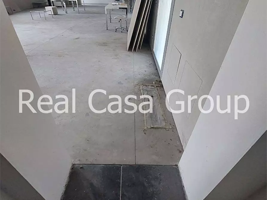 Immagine 10 di Ufficio in affitto  a Modena