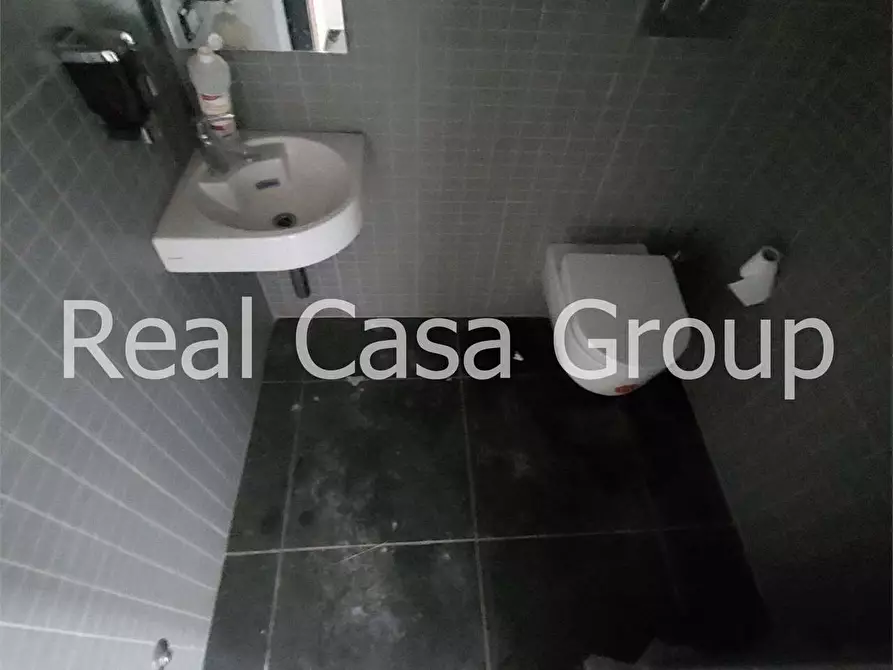 Immagine 14 di Ufficio in affitto  a Modena