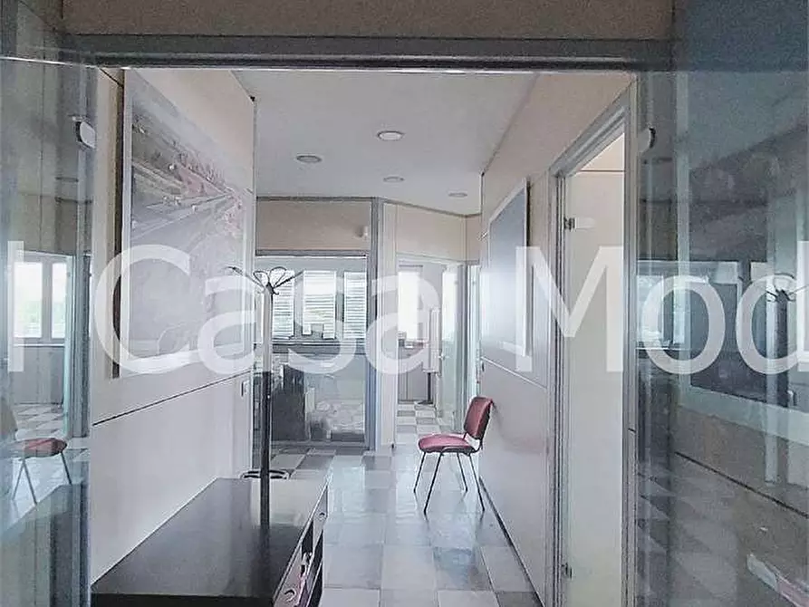 Immagine 11 di Ufficio in vendita  in Strada Sant'Anna  a Modena