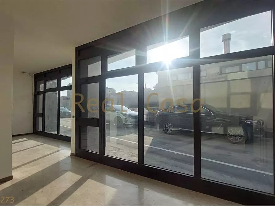 Immagine 12 di Negozio in vendita  in Via Giardini  322 a Modena