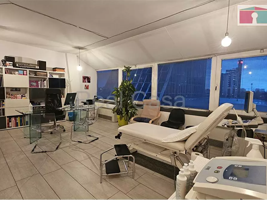 Immagine 2 di Ufficio in vendita  in Via Giardini  468 a Modena