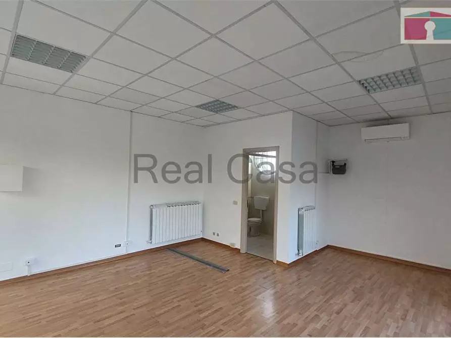 Immagine 6 di Negozio in affitto  in Via Fratelli Rosselli 140 a Modena