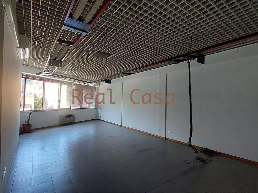 Immagine 12 di Ufficio in affitto  a Modena