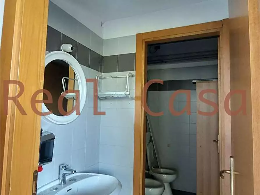 Immagine 13 di Ufficio in affitto  a Modena