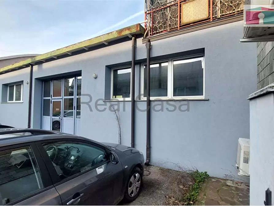 Immagine 4 di Laboratorio in affitto  in Via cesare della chiesa a Modena