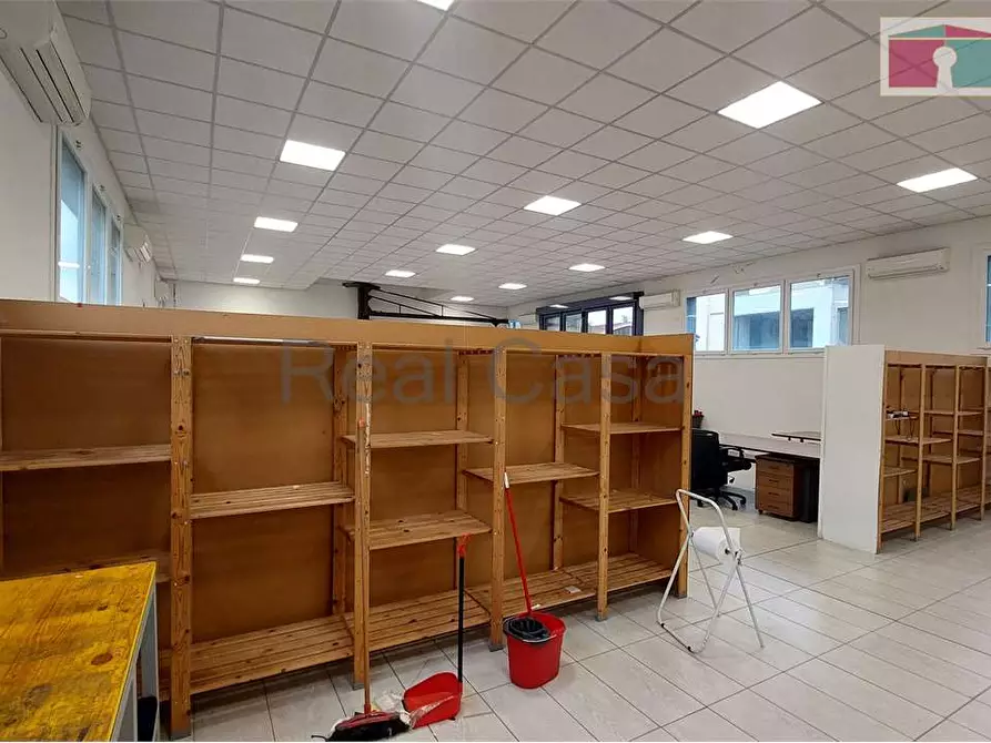Immagine 14 di Laboratorio in affitto  in Via cesare della chiesa a Modena
