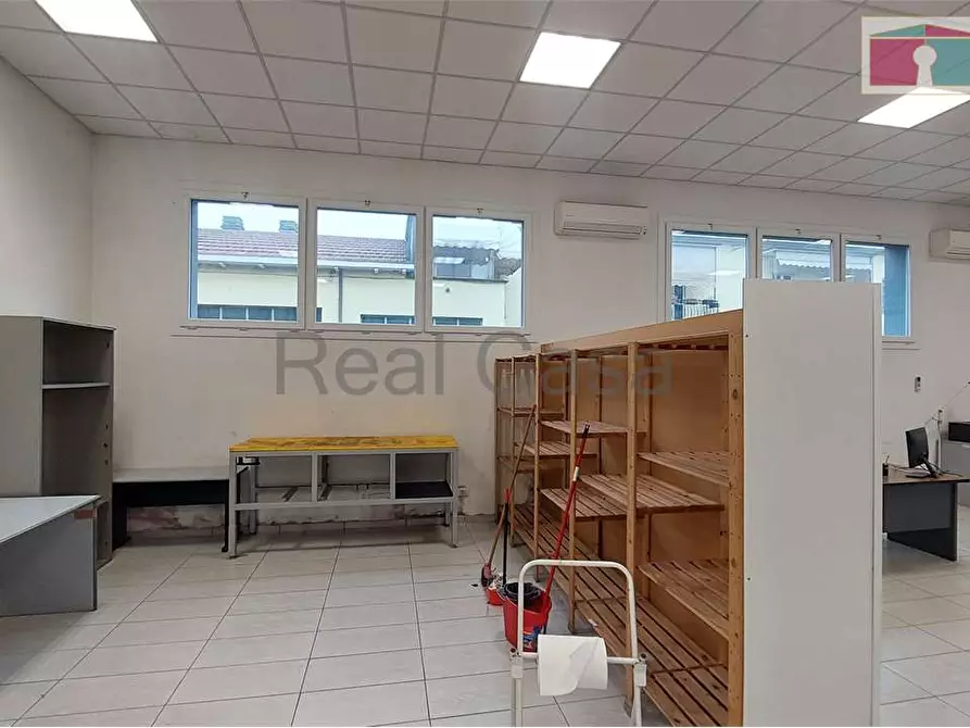 Immagine 15 di Laboratorio in affitto  in Via cesare della chiesa a Modena
