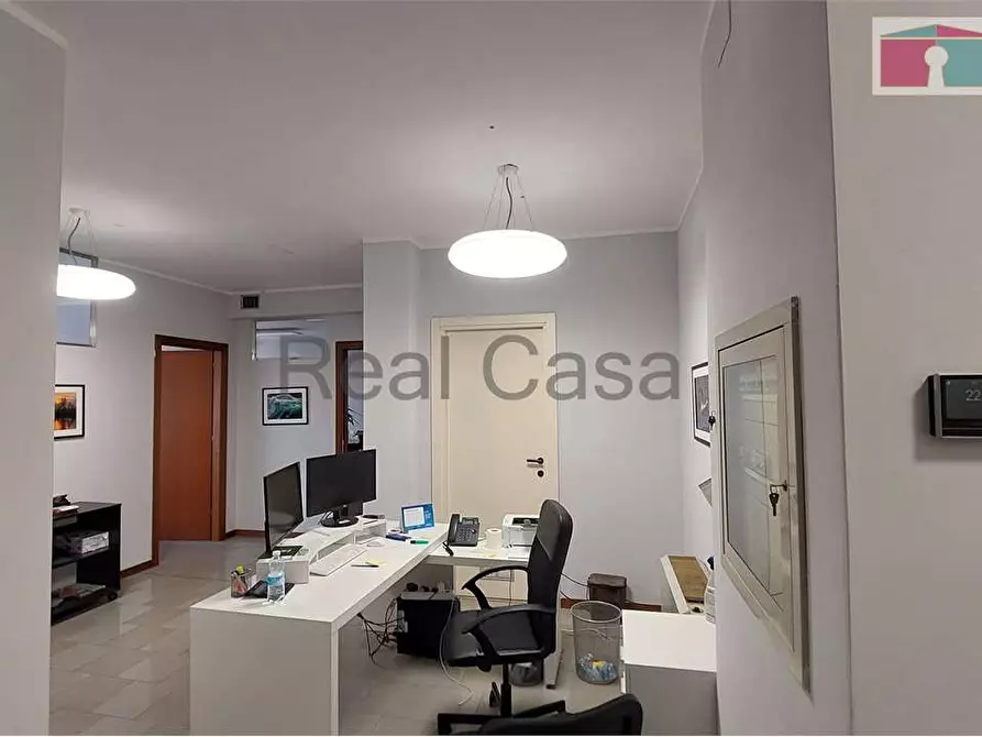 Immagine 3 di Ufficio in affitto  in Via Marianini  a Modena