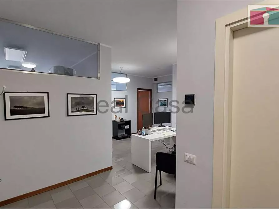 Immagine 4 di Ufficio in affitto  in Via Marianini  a Modena
