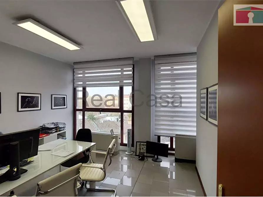 Immagine 14 di Ufficio in vendita  in Via Marianini  a Modena