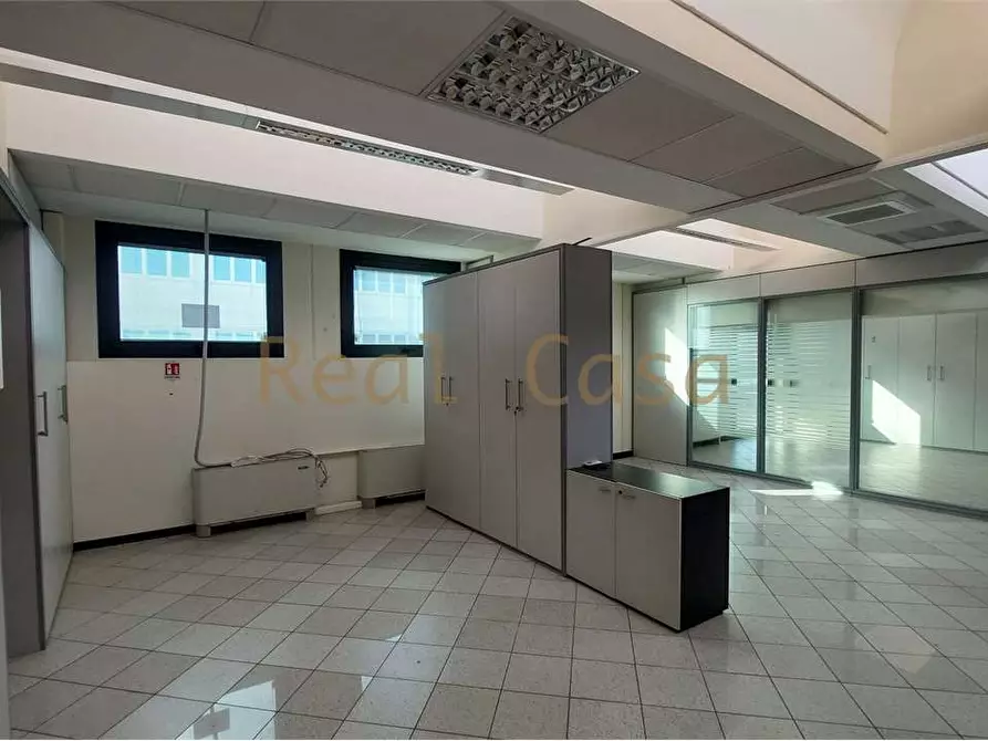 Immagine 8 di Ufficio in affitto  in Via Malavolti  a Modena
