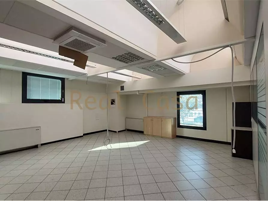 Immagine 43 di Ufficio in affitto  in Via Malavolti  a Modena