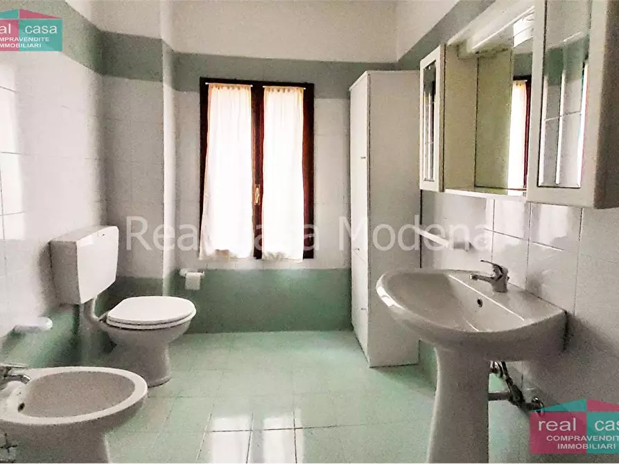 Immagine 11 di Appartamento in affitto  in strada paganine a Modena