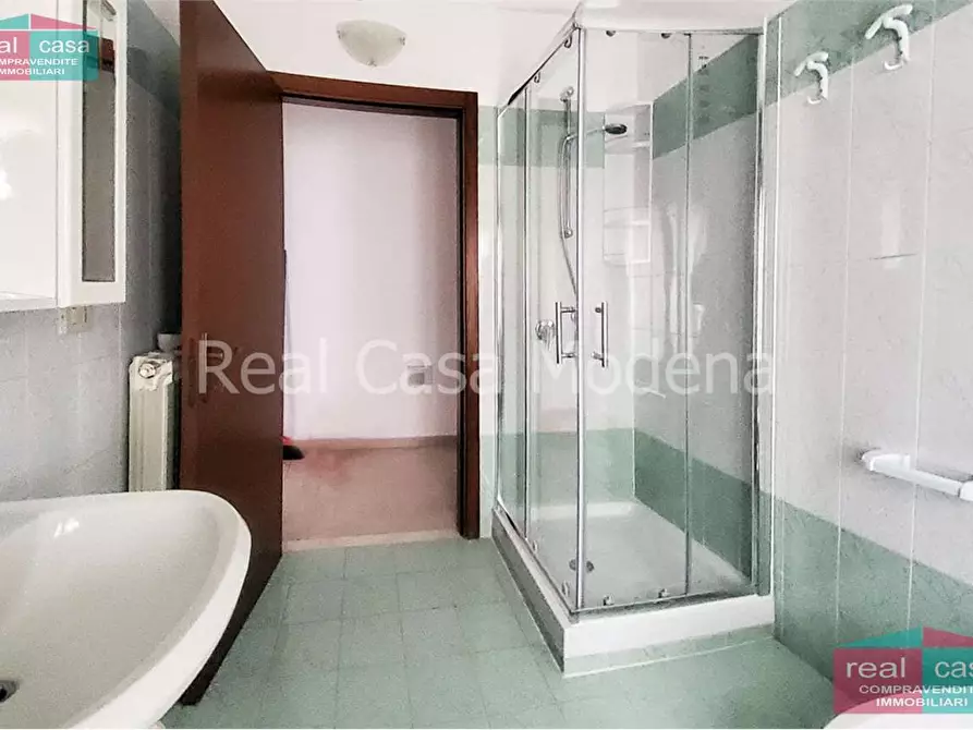 Immagine 12 di Appartamento in affitto  in strada paganine a Modena