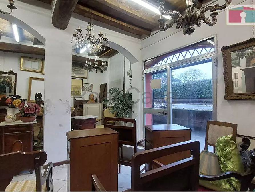 Immagine 11 di Ufficio in vendita  in Via Giardini 1025 a Modena