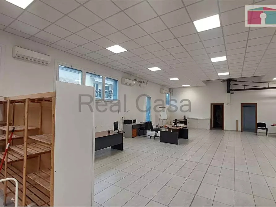 Immagine 16 di Laboratorio in affitto  in Via cesare della chiesa a Modena