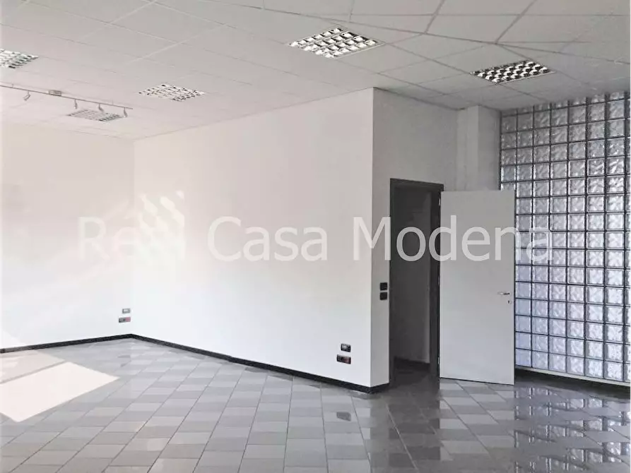 Immagine 2 di Ufficio in affitto  in Via Baccelli  a Modena