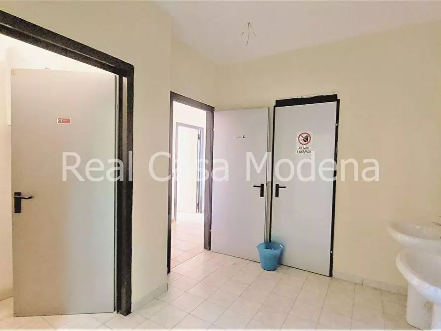 Immagine 18 di Ufficio in affitto  in Via Strada Santa Caterina a Modena