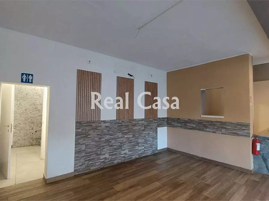 Immagine 4 di Negozio in vendita  in Via Nicoli a Modena