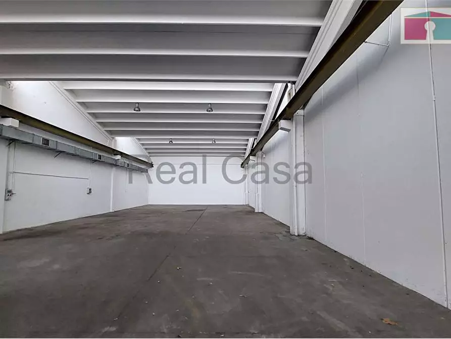 Immagine 9 di Capannone industriale in vendita  in Via Peri a Modena