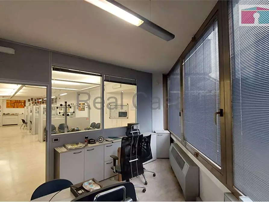 Immagine 41 di Ufficio in vendita  in Via Cagliostro a Modena