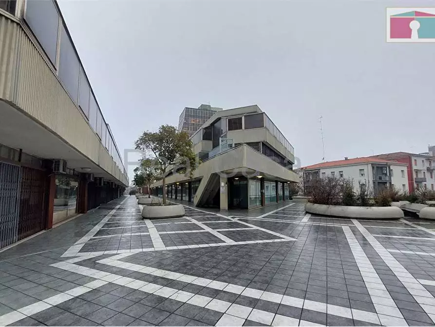 Immagine 38 di Ufficio in vendita  in Via Cagliostro a Modena