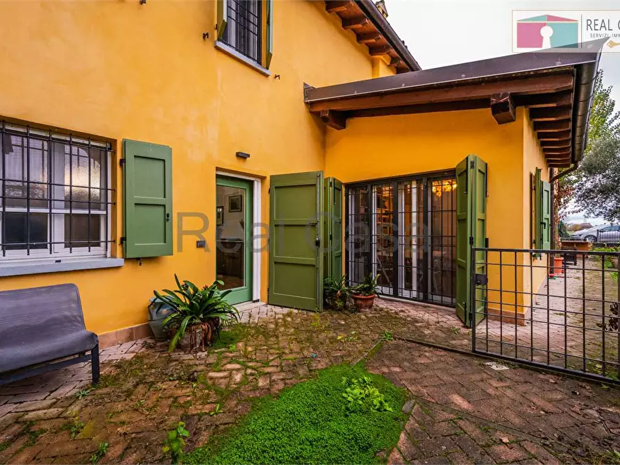 Immagine 9 di Villa in vendita  in Strada Formigina  660 a Modena