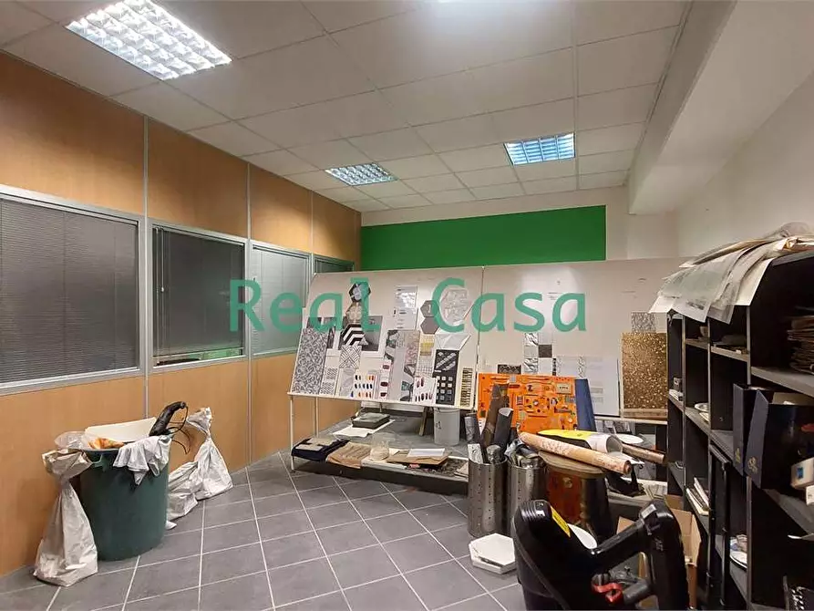 Immagine 11 di Ufficio in affitto  a Maranello