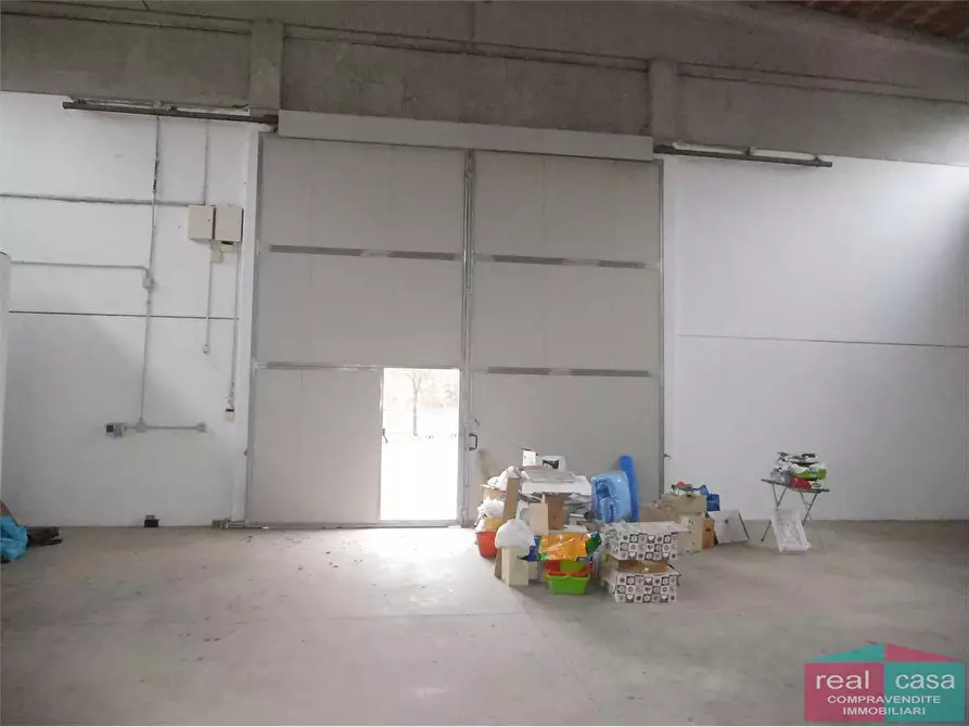 Immagine 1 di Capannone industriale in affitto  in Via Statale dell' Abetone e del Brennero a Maranello