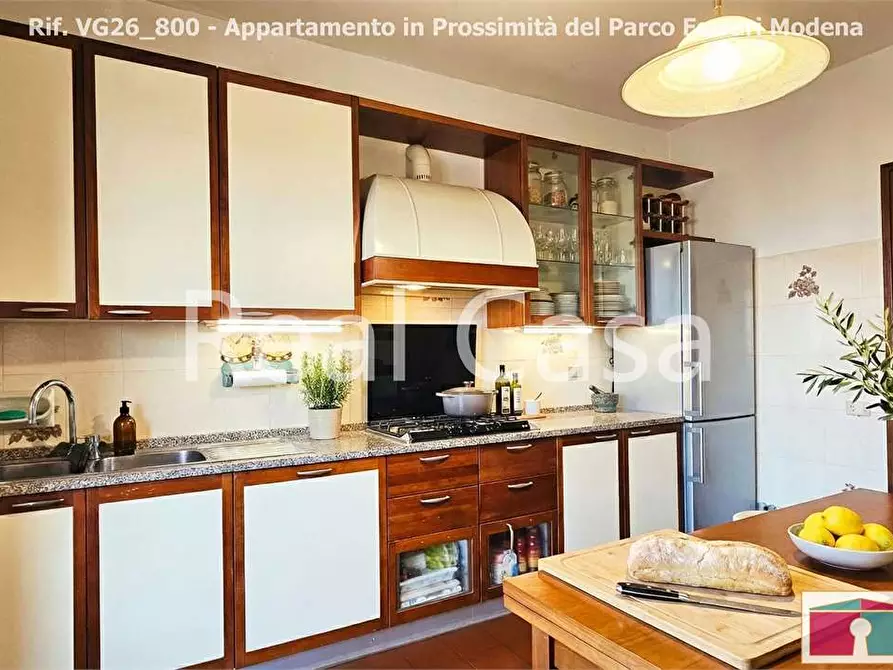 Immagine 10 di Quadrilocale in vendita  in Viale Corassori a Modena
