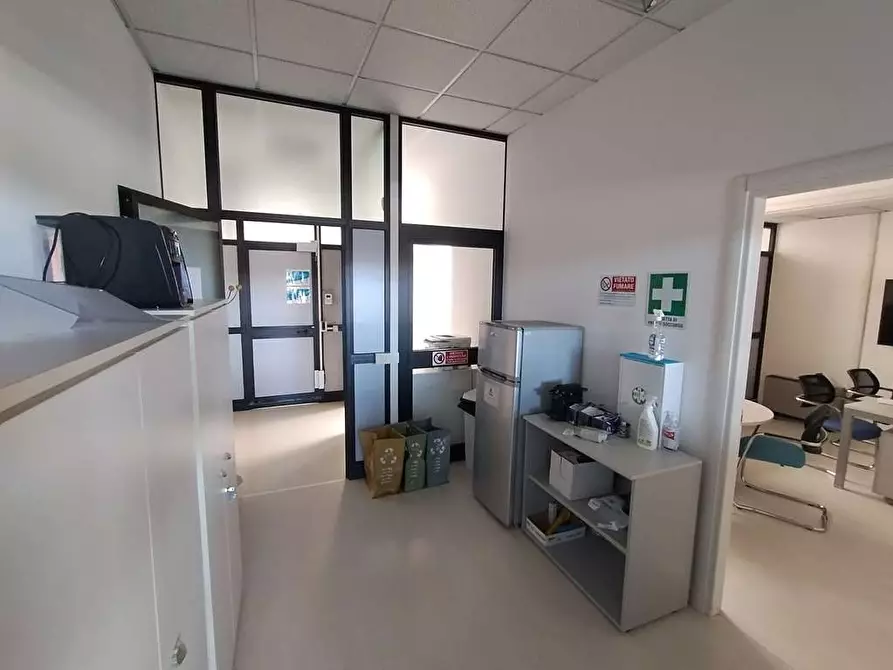 Immagine 2 di Laboratorio in affitto  in Viale Virgilio  a Modena