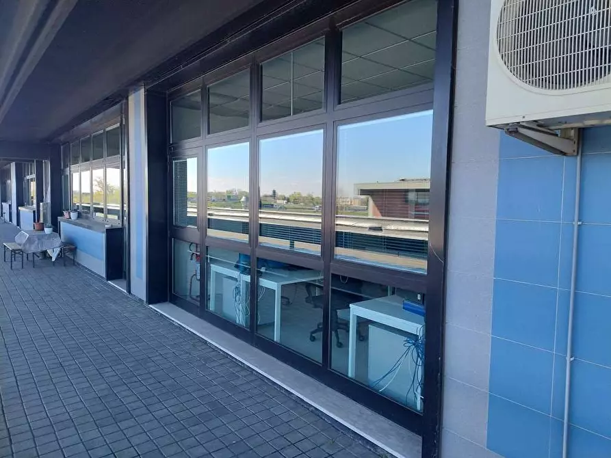 Immagine 1 di Laboratorio in affitto  in Viale Virgilio  a Modena