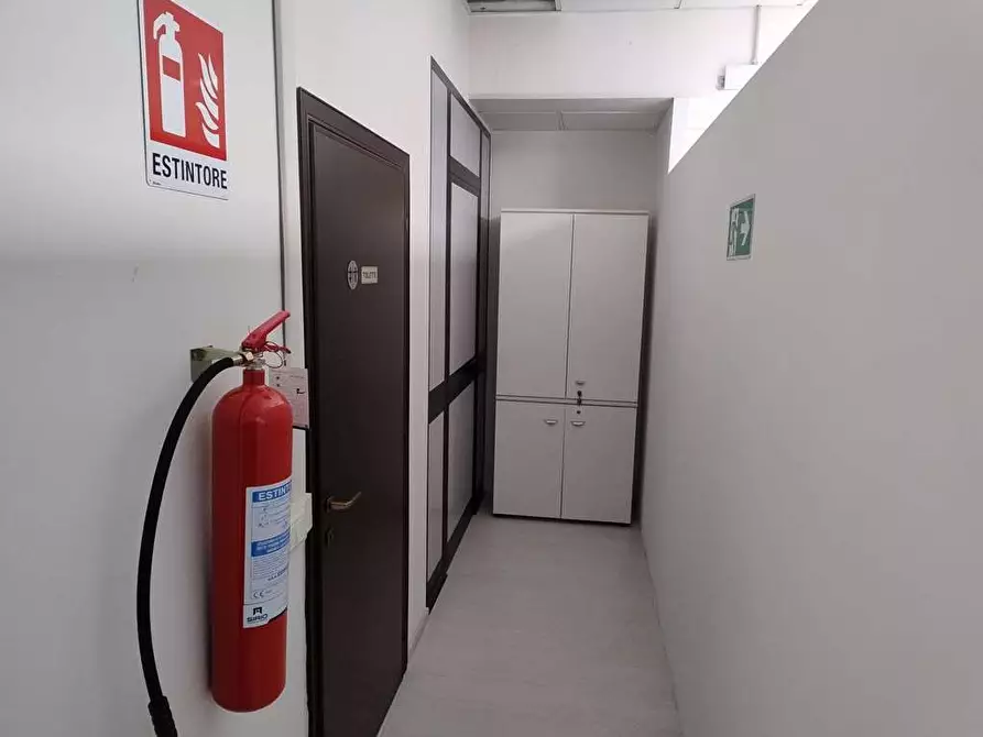 Immagine 9 di Laboratorio in affitto  in Viale Virgilio  a Modena