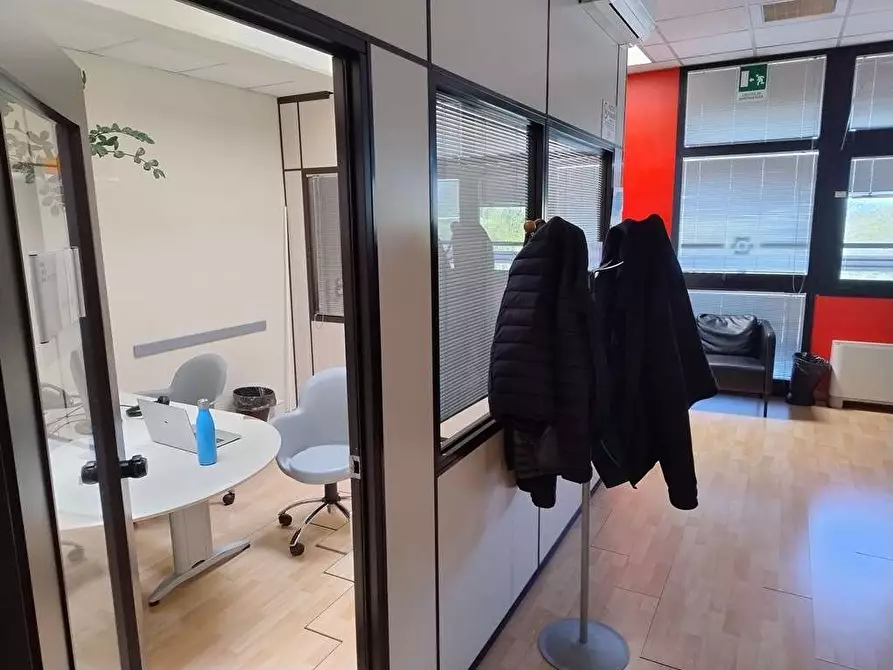 Immagine 5 di Laboratorio in affitto  in Viale Virgilio  a Modena