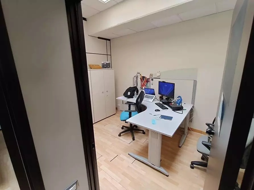 Immagine 4 di Laboratorio in affitto  in Viale Virgilio  a Modena