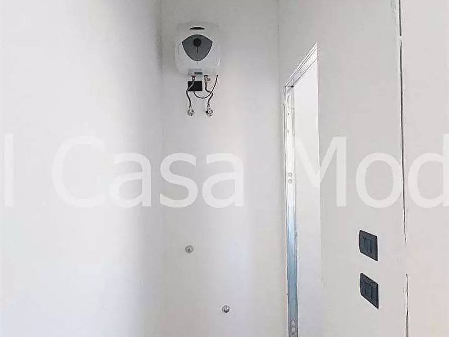 Immagine 6 di Negozio in affitto  a Modena