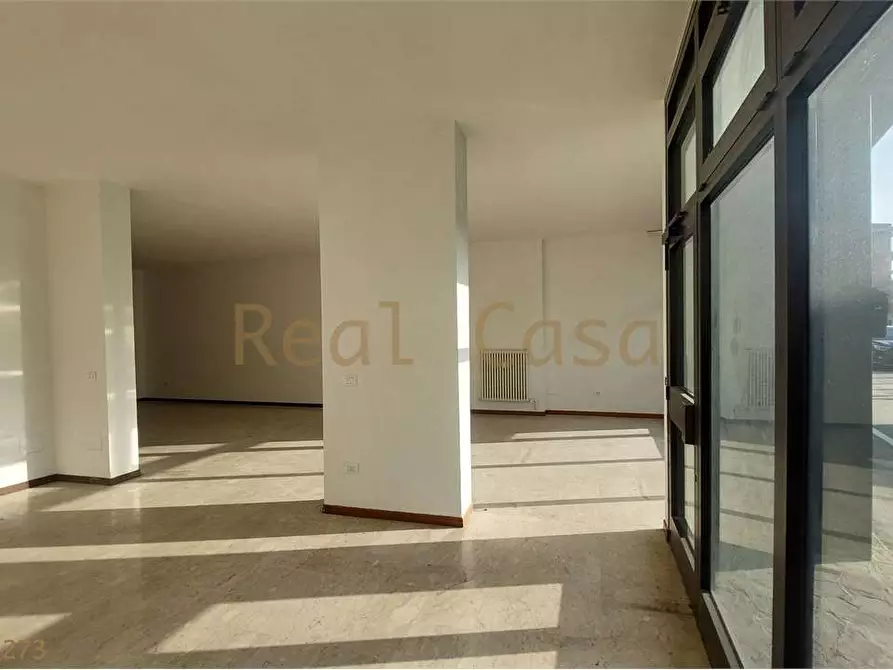 Immagine 10 di Ufficio in vendita  in Via Giardini  322 a Modena